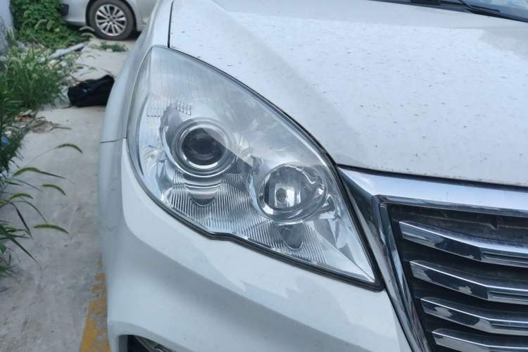 Used Haval H6 2017 Classic Edition 1.5T Manual Two-Wheel Drive Value Model Right Front Headlight