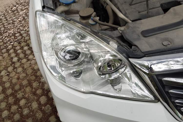 Used Haval H6 2017 Classic Edition 1.5T Automatic Two-Wheel Drive Elite Model Right Front Headlight