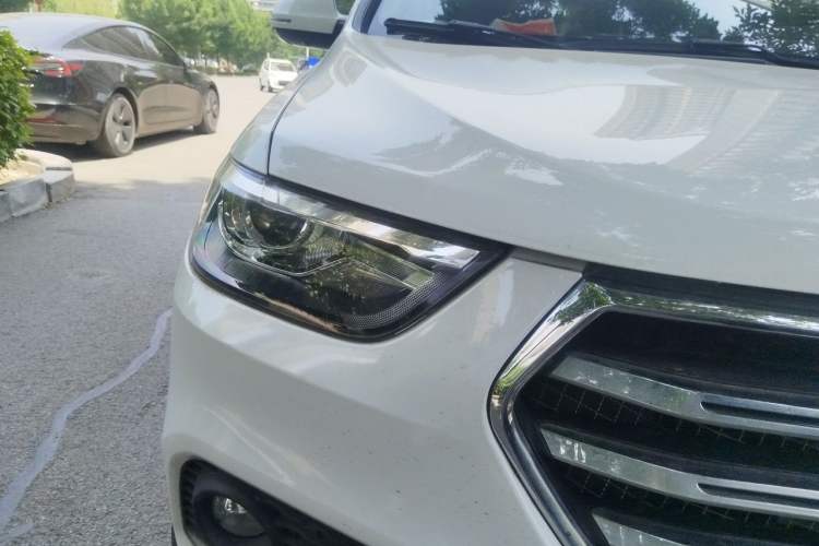 Used Haval H6 2017 Blue Label Sport Edition 1.5T Manual Two-Wheel Drive Elite Model Right Front Headlight