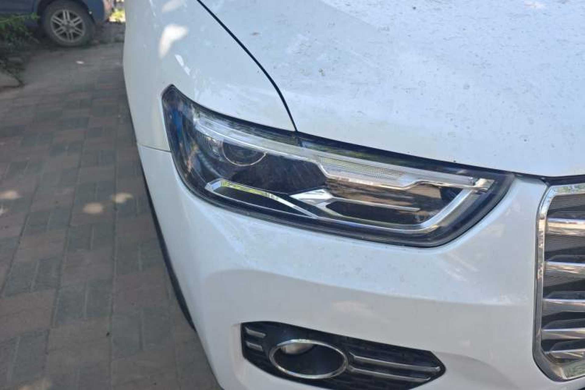 Used Haval H6 2017 Red Label 2.0T Automatic Two-Wheel Drive ZhiShang Model Right Front Headlight