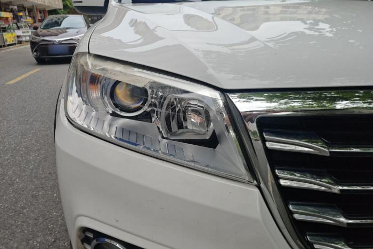 Used Haval H6 2017 Red-Label Sport Edition 1.5T Automatic Two-Wheel Drive Luxury Model Right Front Headlight