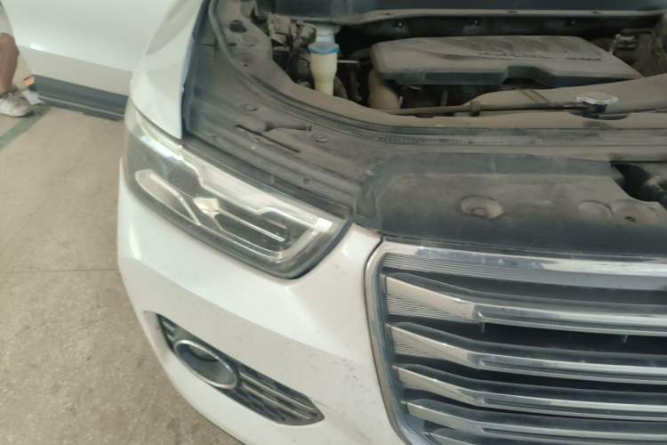 Used Haval H6 2017 Red-Label 1.5T Automatic Two-Wheel Drive Smart Edition Right Front Headlight