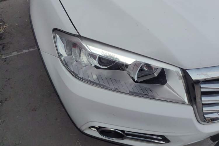 Used Haval H6 2017 Red-Label Sport Edition 1.5T Manual Two-Wheel Drive Elite Model Right Front Headlight