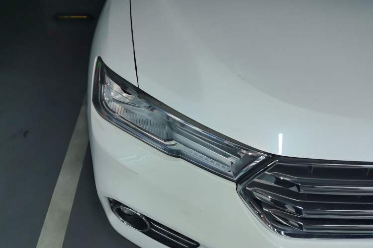 Used Haval H6 2017 Blue Label 1.5T Automatic Two-Wheel Drive ZhiShang Model Right Front Headlight