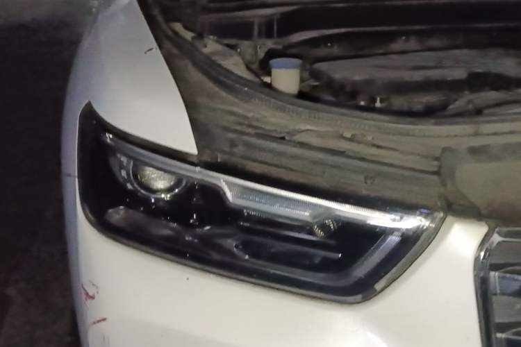Used Haval H6 2017 Red-Label 1.5T Automatic Two-Wheel Drive Luxury Model Right Front Headlight