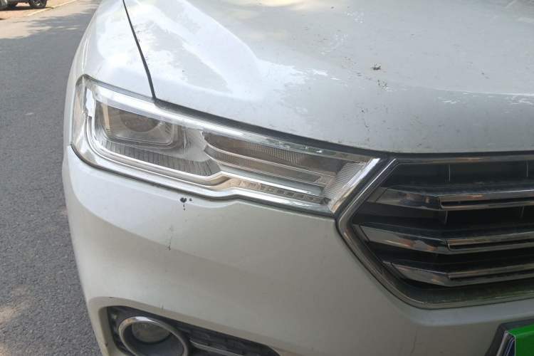 Used Haval H6 2017 Blue Label 2.0T Automatic Two-Wheel Drive Smart Edition Right Front Headlight