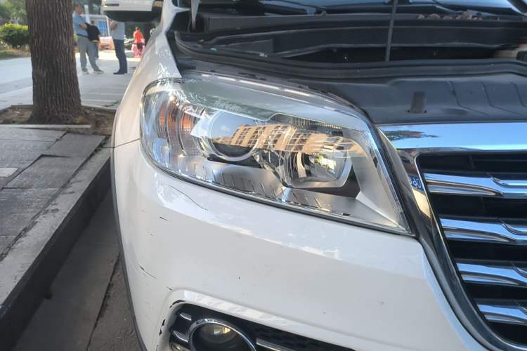 Used Haval H6 2017 Red-Label Sport Edition 1.5T Manual Two-Wheel Drive Elite Model Right Front Headlight