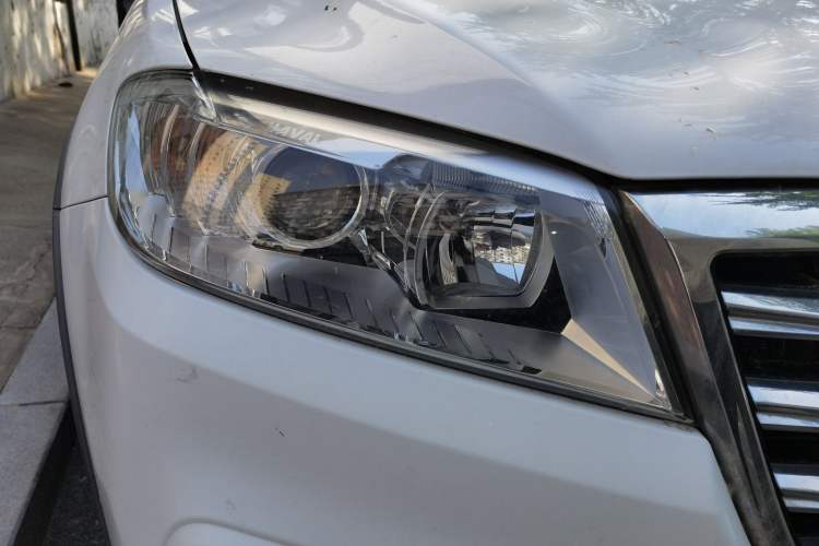 Used Haval H6 2017 Red-Label Sport Edition 1.5T Manual Two-Wheel Drive Elite Model Right Front Headlight