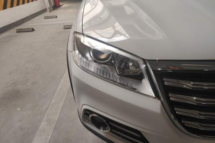 Used Haval H6 2017 Red-Label Sport Edition 1.5T Manual Two-Wheel Drive Elite Model Right Front Headlight