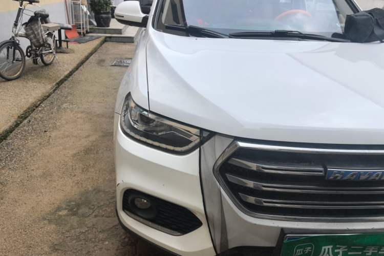 Used Haval H6 2017 Revised Blue-Label Sport Version 1.5T Automatic Two-Wheel Drive Luxury Trim Right Front Headlight
