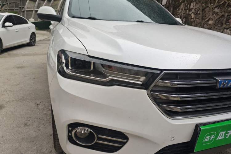 Used Haval H6 2017 Blue Label 2.0T Automatic Two-Wheel Drive Smart Edition Right Front Headlight