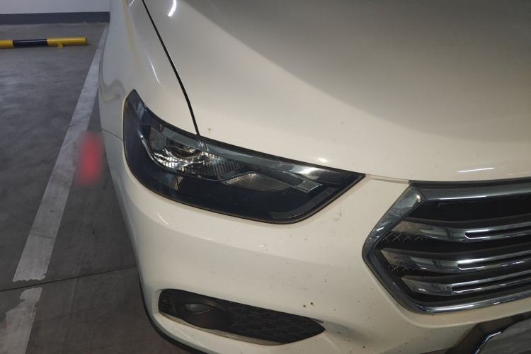 Used Haval H6 2017 Blue Label Sport Edition 1.5T Automatic Two-Wheel Drive Luxury Model Right Front Headlight