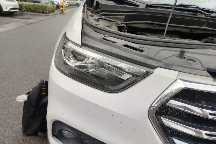 Used Haval H6 2017 Blue Label Sport Edition 1.5T Manual Two-Wheel Drive Elite Model Right Front Headlight