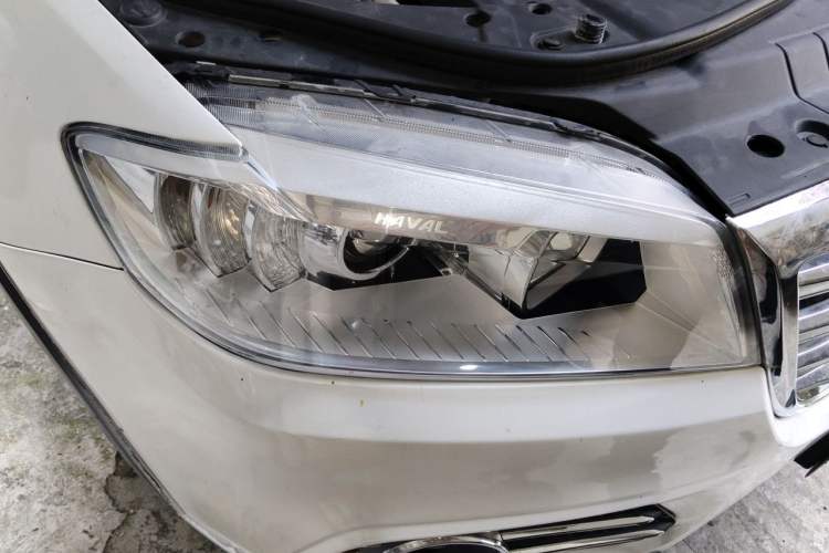 Used Haval H6 2017 Red-Label Sport Edition 1.5T Automatic Two-Wheel Drive Luxury Model Right Front Headlight