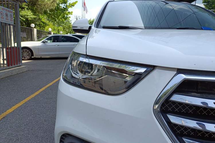 Used Haval H6 2017 Blue Label Sport Edition 1.5T Manual Two-Wheel Drive Elite Model Right Front Headlight