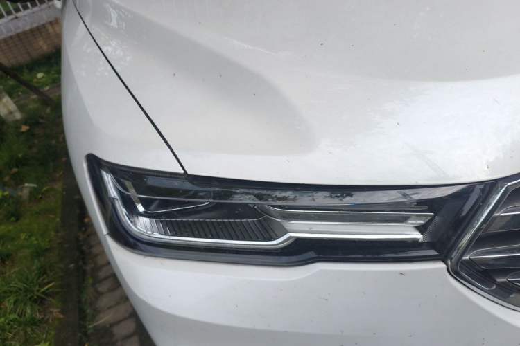 Used Haval H6 2017 Blue Label 1.5T Automatic Two-Wheel Drive ZhiShang Model Right Front Headlight