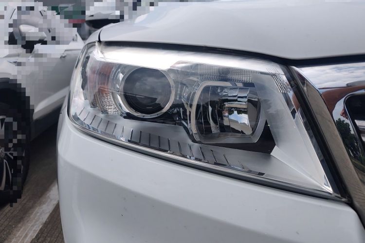 Used Haval H6 2017 Red-Label Sport Edition 1.5T Automatic Two-Wheel Drive Luxury Model Right Front Headlight