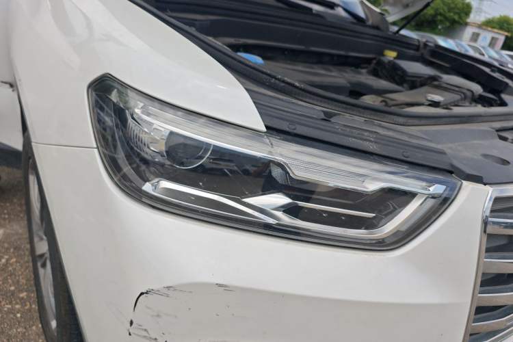Used Haval H6 2017 Red-Label 1.5T Automatic Two-Wheel Drive Smart Edition Right Front Headlight