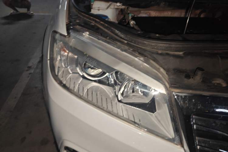 Used Haval H6 2017 Red-Label Sport Edition 1.5T Automatic Two-Wheel Drive Luxury Model Right Front Headlight