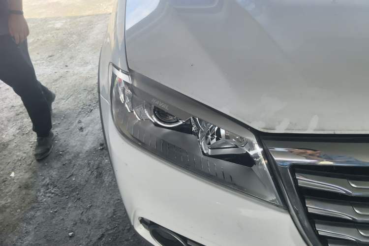 Used Haval H6 2017 Red-Label Sport Edition 1.5T Manual Two-Wheel Drive Elite Model Right Front Headlight