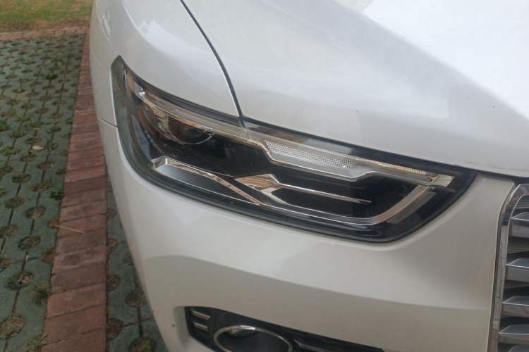 Used Haval H6 2017 Red-Label 1.5T Automatic Two-Wheel Drive Smart Edition Right Front Headlight