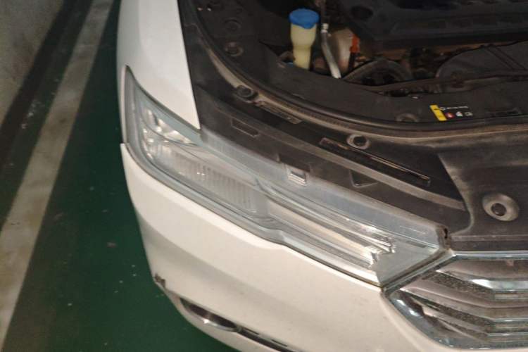 Used Haval H6 2017 Blue Label 2.0T Automatic Two-Wheel Drive Smart Edition Right Front Headlight