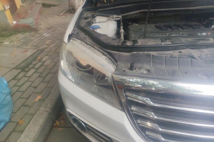 Used Haval H6 2017 Red-Label Sport Edition 1.5T Manual Two-Wheel Drive Prestige Model Right Front Headlight