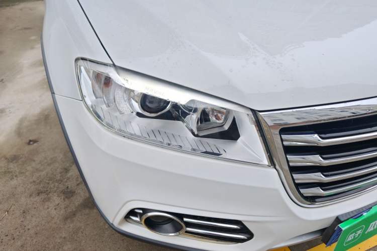 Used Haval H6 2017 Red-Label Sport Edition 1.5T Automatic Two-Wheel Drive Luxury Model Right Front Headlight