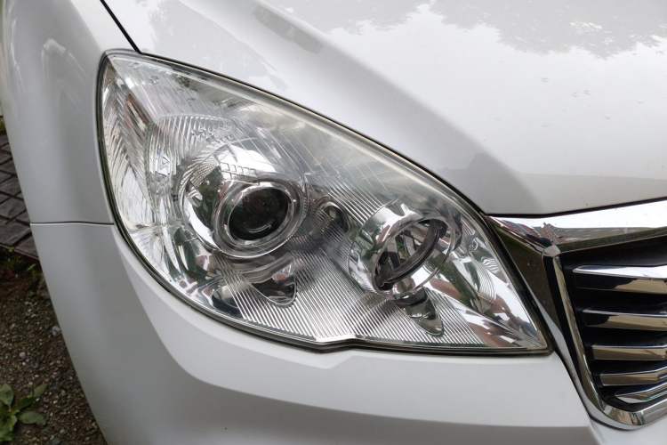 Used Haval H6 2017 Classic Edition 1.5T Automatic Two-Wheel Drive Urban Model Right Front Headlight