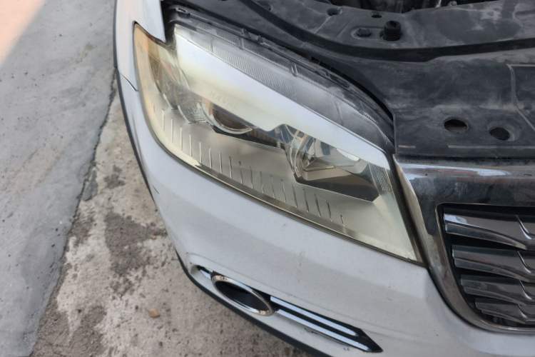 Used Haval H6 2017 Red-Label Sport Edition 1.5T Manual Two-Wheel Drive Elite Model Right Front Headlight