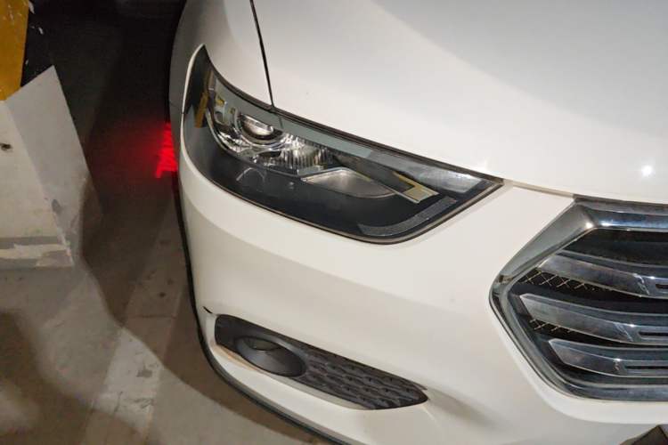 Used Haval H6 2017 Blue Label Sport Edition 1.5T Manual Two-Wheel Drive Elite Model Right Front Headlight