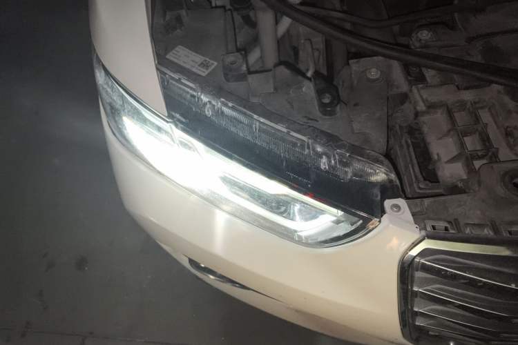 Used Haval H6 2017 Red-Label 1.5T Automatic Two-Wheel Drive Smart Edition Right Front Headlight