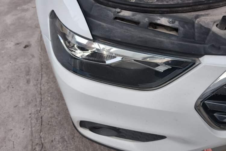 Used Haval H6 2017 Blue Label Sport Edition 1.5T Manual Two-Wheel Drive Elite Model Right Front Headlight