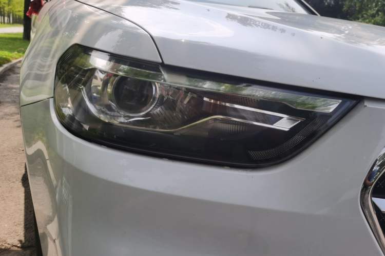 Used Haval H6 2017 Blue Label Sport Edition 1.5T Automatic Two-Wheel Drive Luxury Model Right Front Headlight