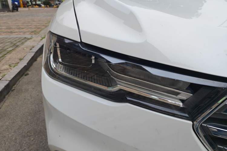 Used Haval H6 2017 Blue Label 1.5T Automatic Two-Wheel Drive Leading Plus Model Right Front Headlight