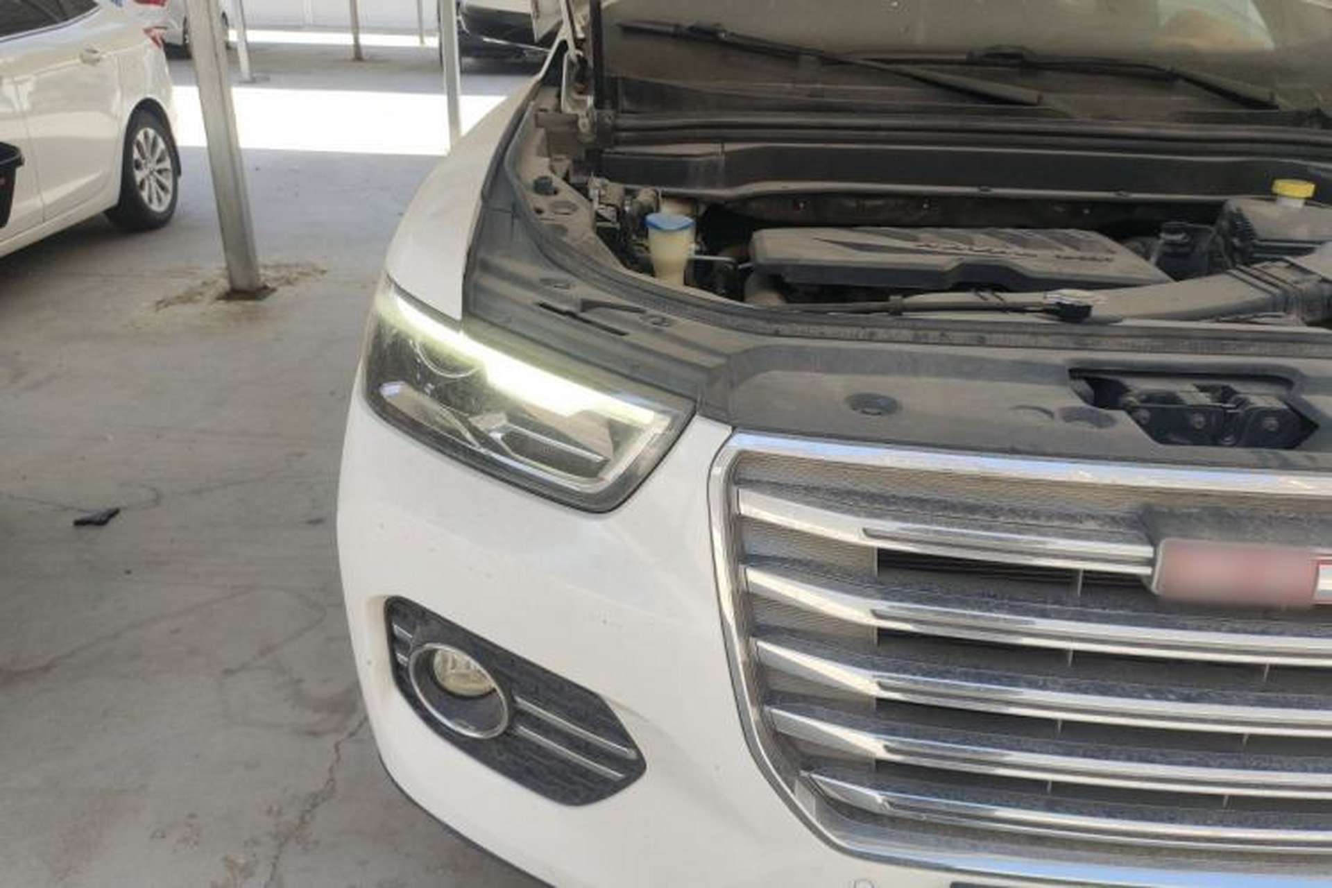 Used Haval H6 2017 Red-Label 1.5T Automatic Two-Wheel Drive Luxury Model Right Front Headlight