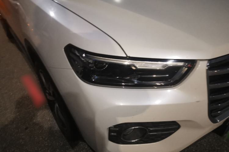 Used Haval H6 2017 Red-Label 2.0T Automatic Two-Wheel Drive Leading Edition Right Front Headlight