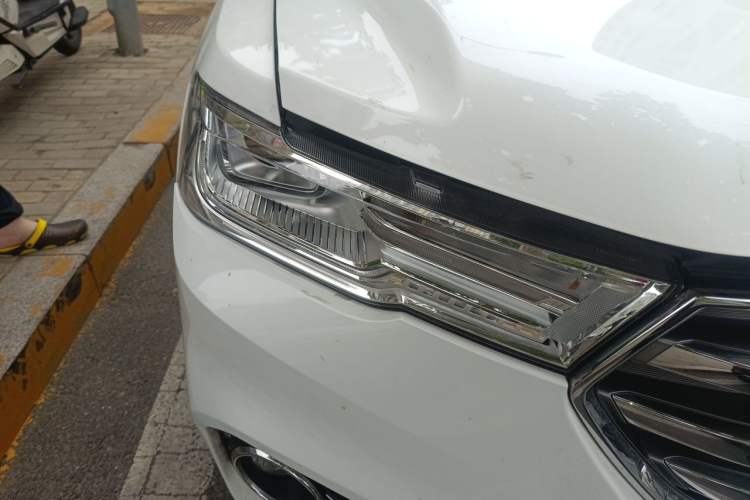 Used Haval H6 2017 Blue Label 2.0T Automatic Two-Wheel Drive Smart Edition Right Front Headlight