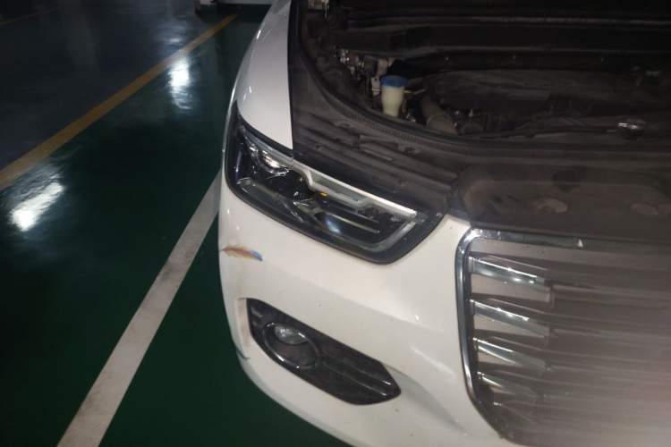 Used Haval H6 2017 Red-Label 1.5T Automatic Two-Wheel Drive Smart Edition Right Front Headlight