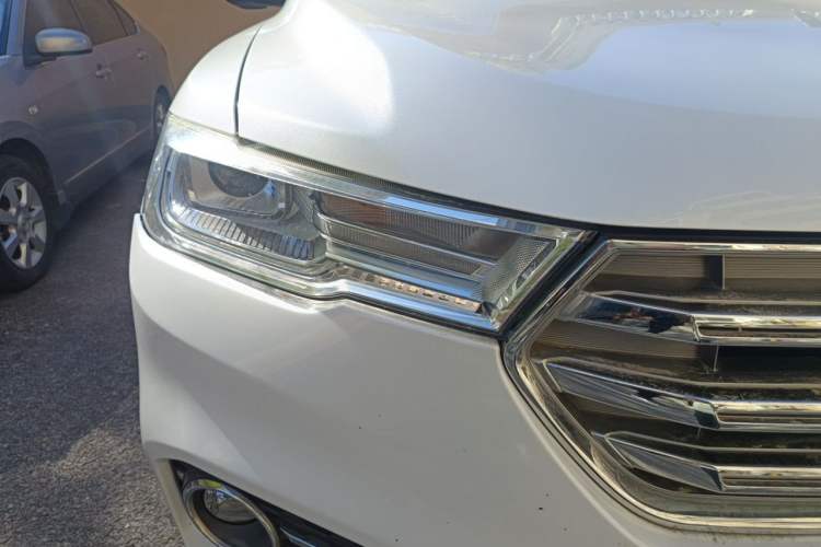 Used Haval H6 2017 Blue Label 2.0T Automatic Two-Wheel Drive Smart Edition Right Front Headlight