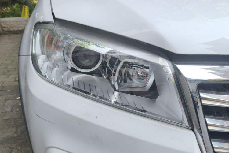 Used Haval H6 2017 Red-Label Sport Edition 1.5T Manual Two-Wheel Drive Elite Model Right Front Headlight