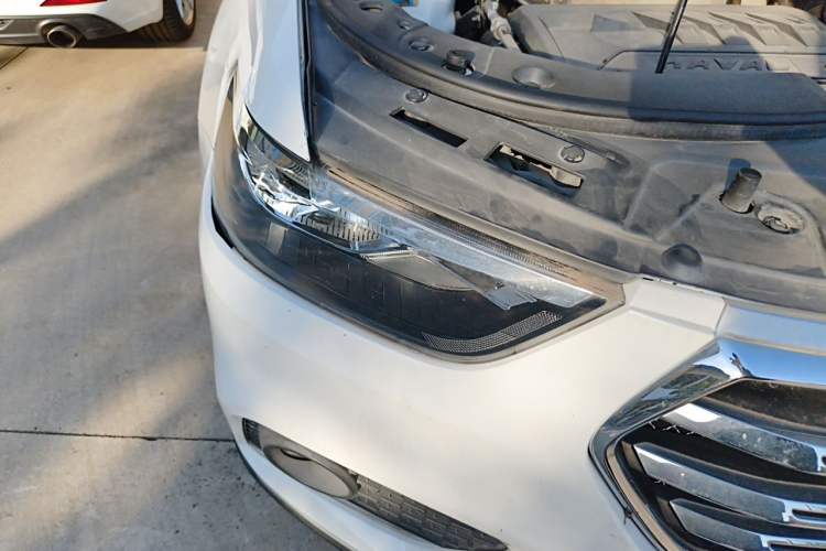 Used Haval H6 2017 Blue Label Sport Edition 1.5T Automatic Two-Wheel Drive Luxury Model Right Front Headlight