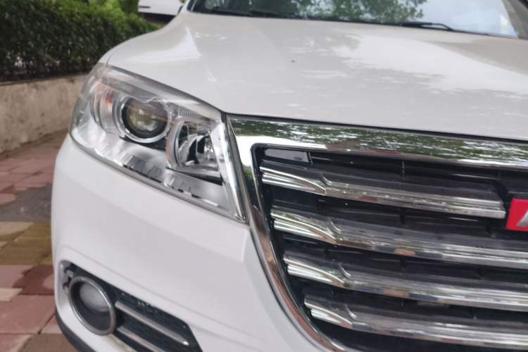 Used Haval H6 2017 Red-Label Sport Edition 1.5T Automatic Two-Wheel Drive Luxury Model Right Front Headlight