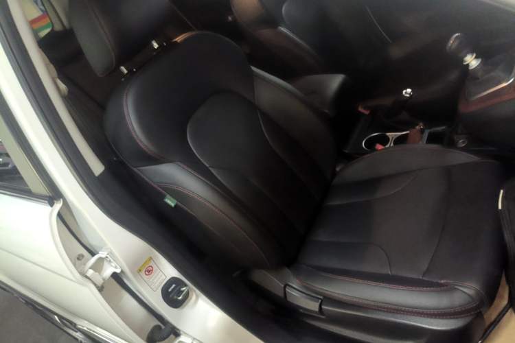 Used Haval H6 2017 Red-Label Sport Edition 1.5T Manual Two-Wheel Drive Elite Model Right Front Seat