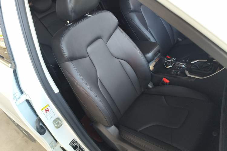Used Haval H6 2017 Blue Label 1.5T Automatic Two-Wheel Drive ZhiShang Model Right Front Seat
