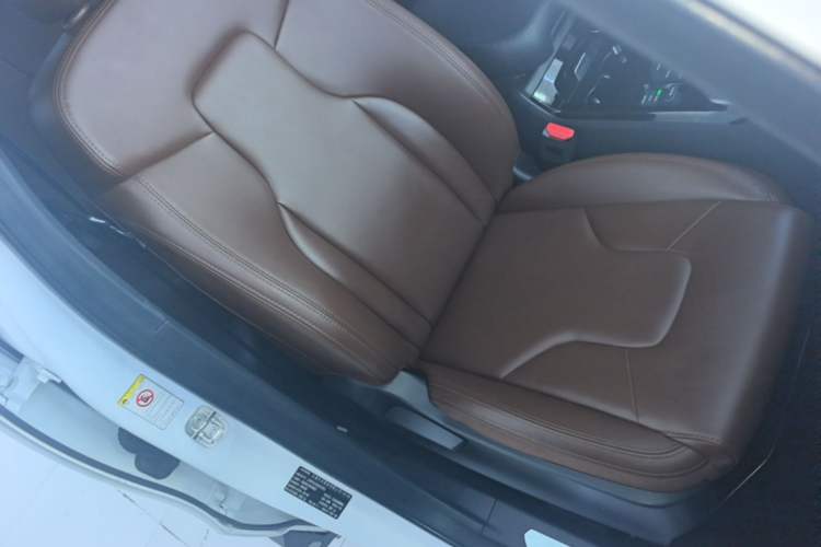 Used Haval H6 2017 Red Label 2.0T Automatic Two-Wheel Drive ZhiShang Model Right Front Seat