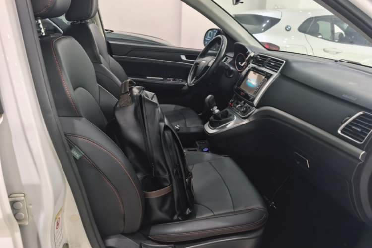 Used Haval H6 2017 Blue Label Sport Edition 1.5T Manual Two-Wheel Drive Elite Model Right Front Seat