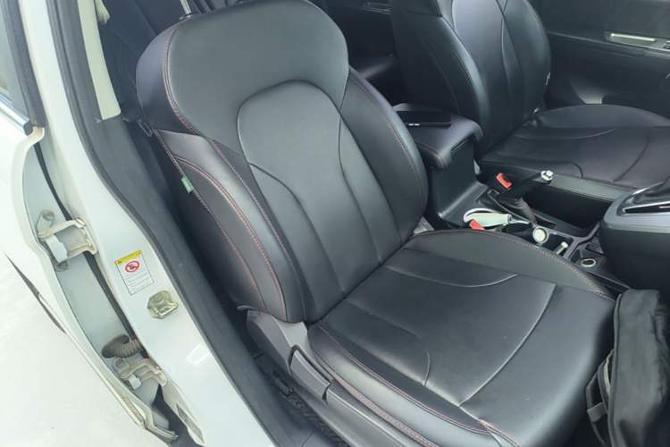 Used Haval H6 2017 Blue Label Sport Edition 1.5T Automatic Two-Wheel Drive Luxury Model Right Front Seat
