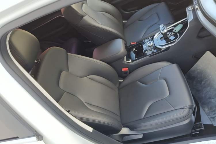 Used Haval H6 2017 Red Label 2.0T Automatic Two-Wheel Drive ZhiShang Model Right Front Seat