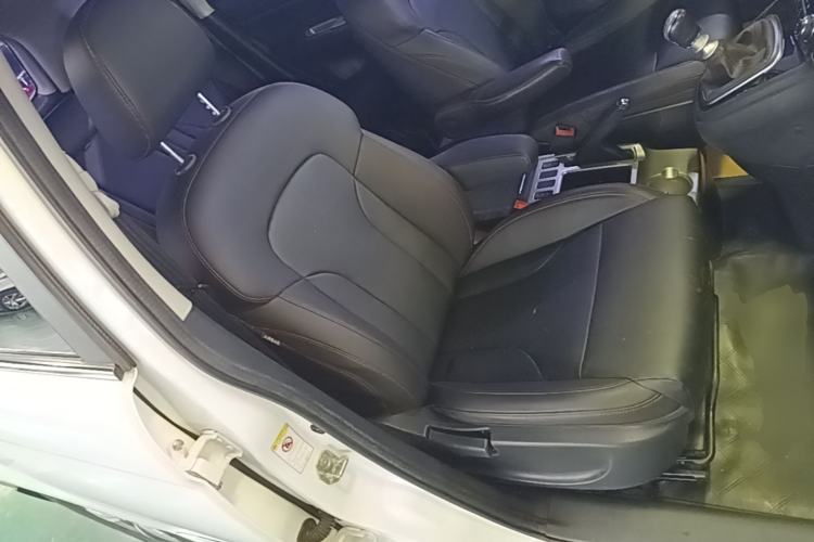 Used Haval H6 2017 Classic Edition 1.5T Manual Two-Wheel Drive Elite Model Right Front Seat
